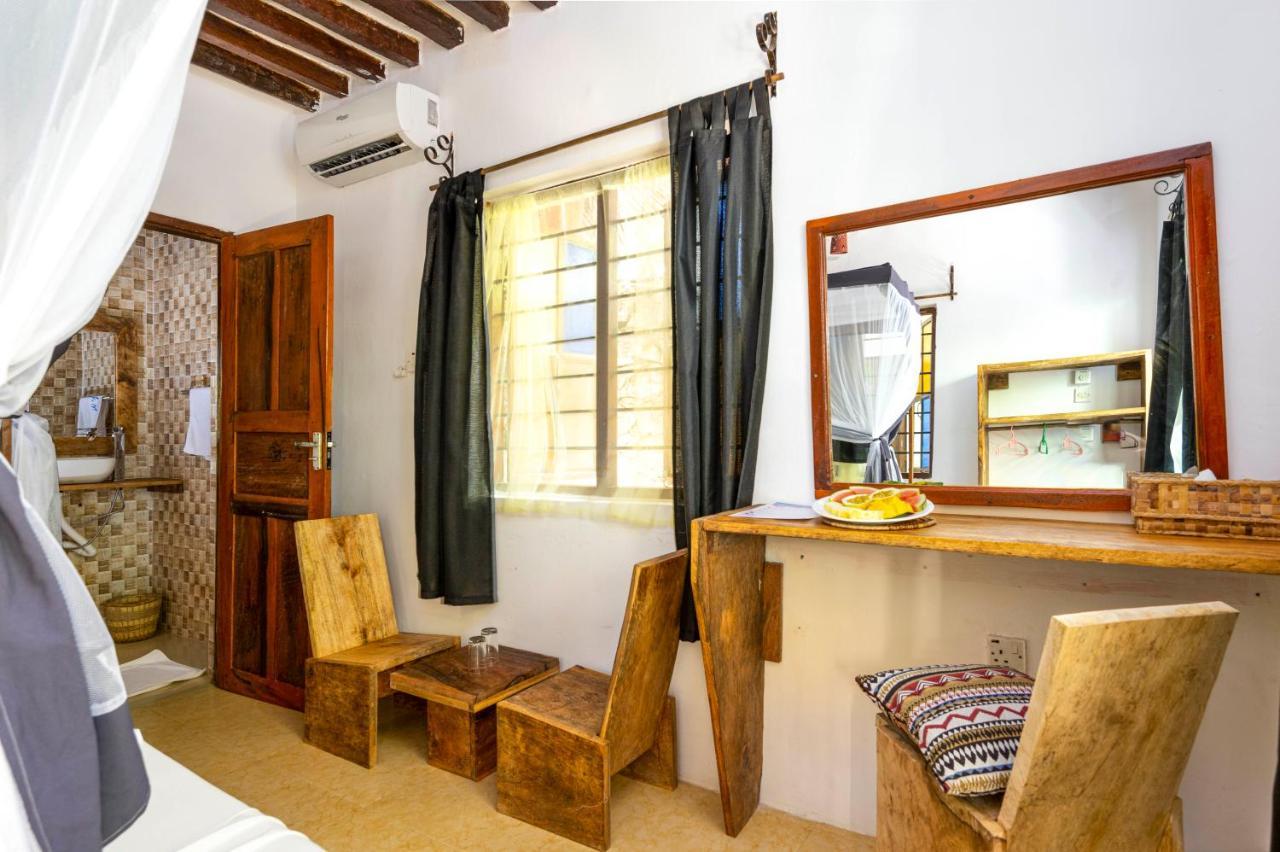 The Seles Boutique Hotel Gazija Luaran gambar